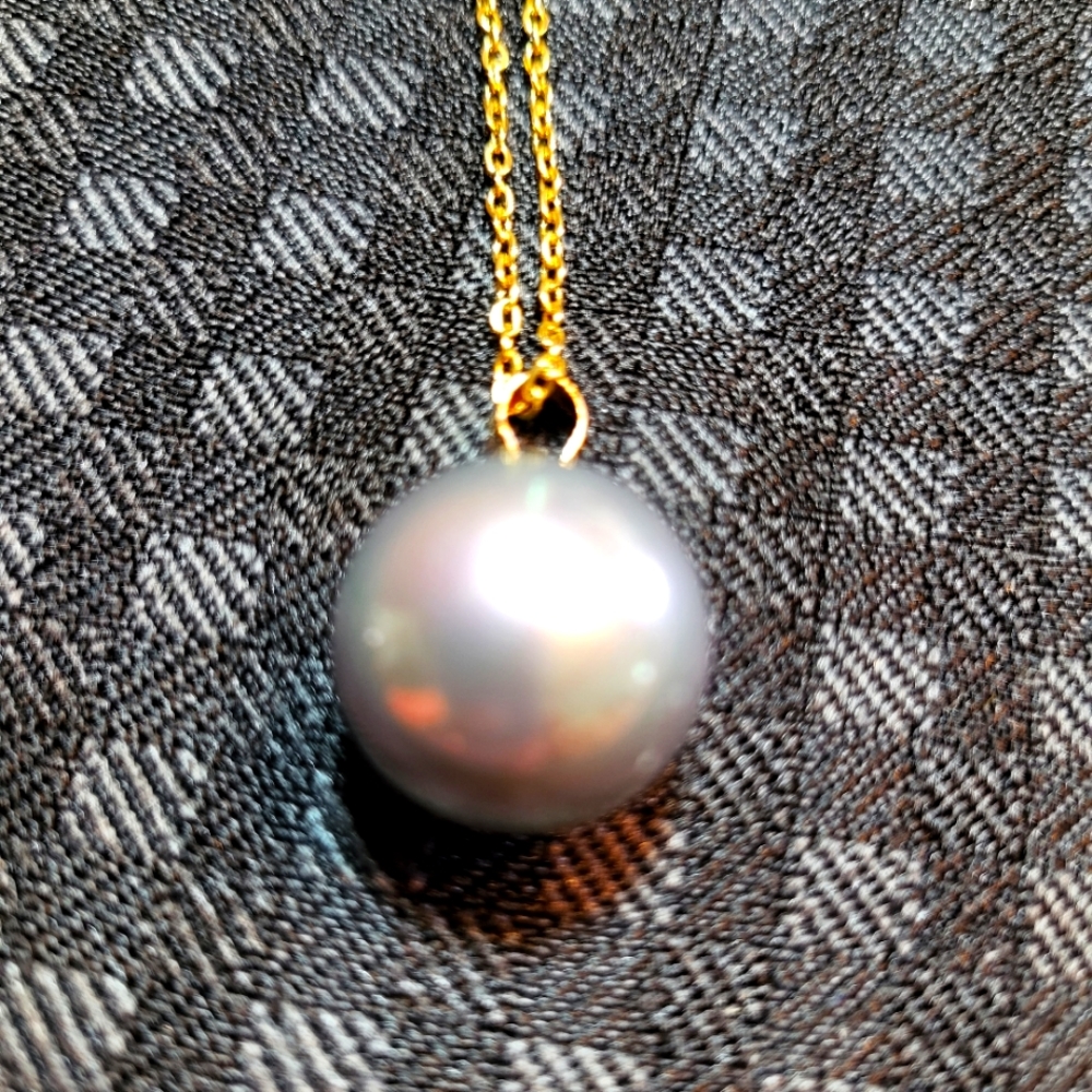 South sea pearl pendant